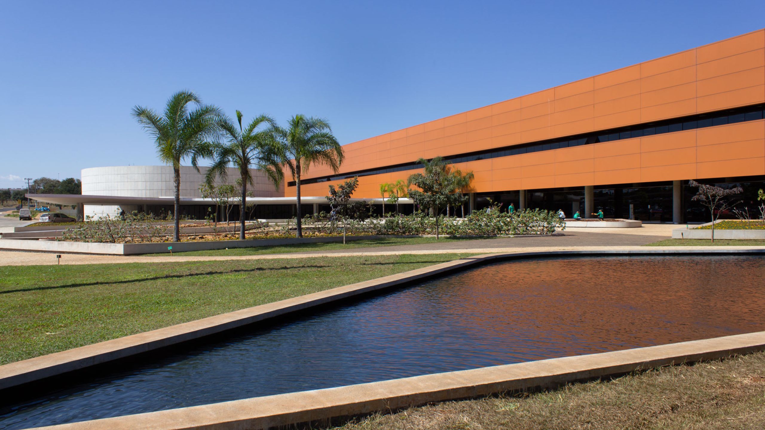 Detalhe do dia a dia da Rocha Controls Engenharia, empresa de engenharia em Brasília – DF