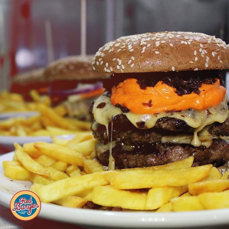 Combo de hambúrguer e bebida no Red Burger Jaú, Jaú SP