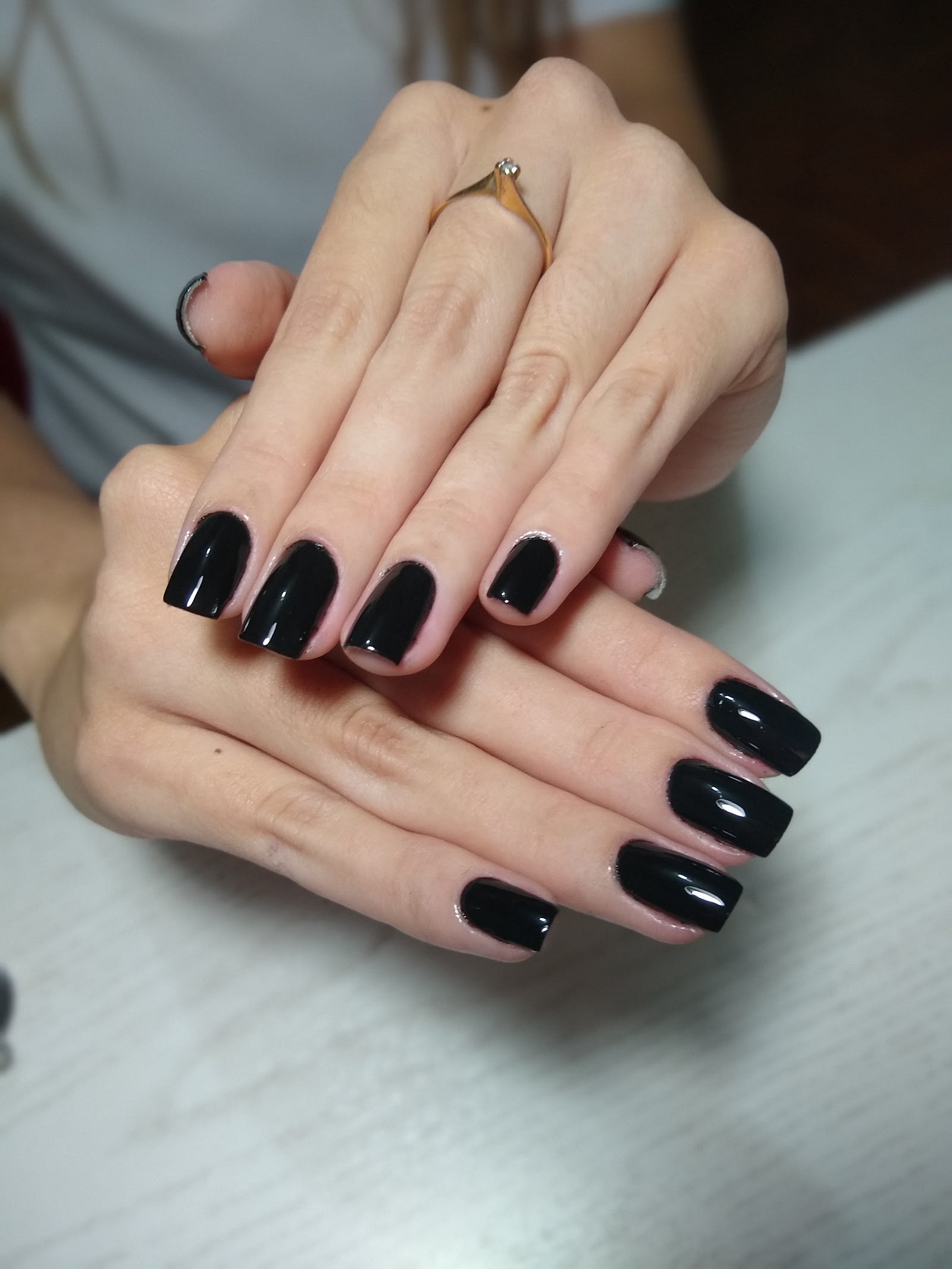 Detalhe de unhas decoradas no estúdio de Karla Palhares Nailart, Contagem
