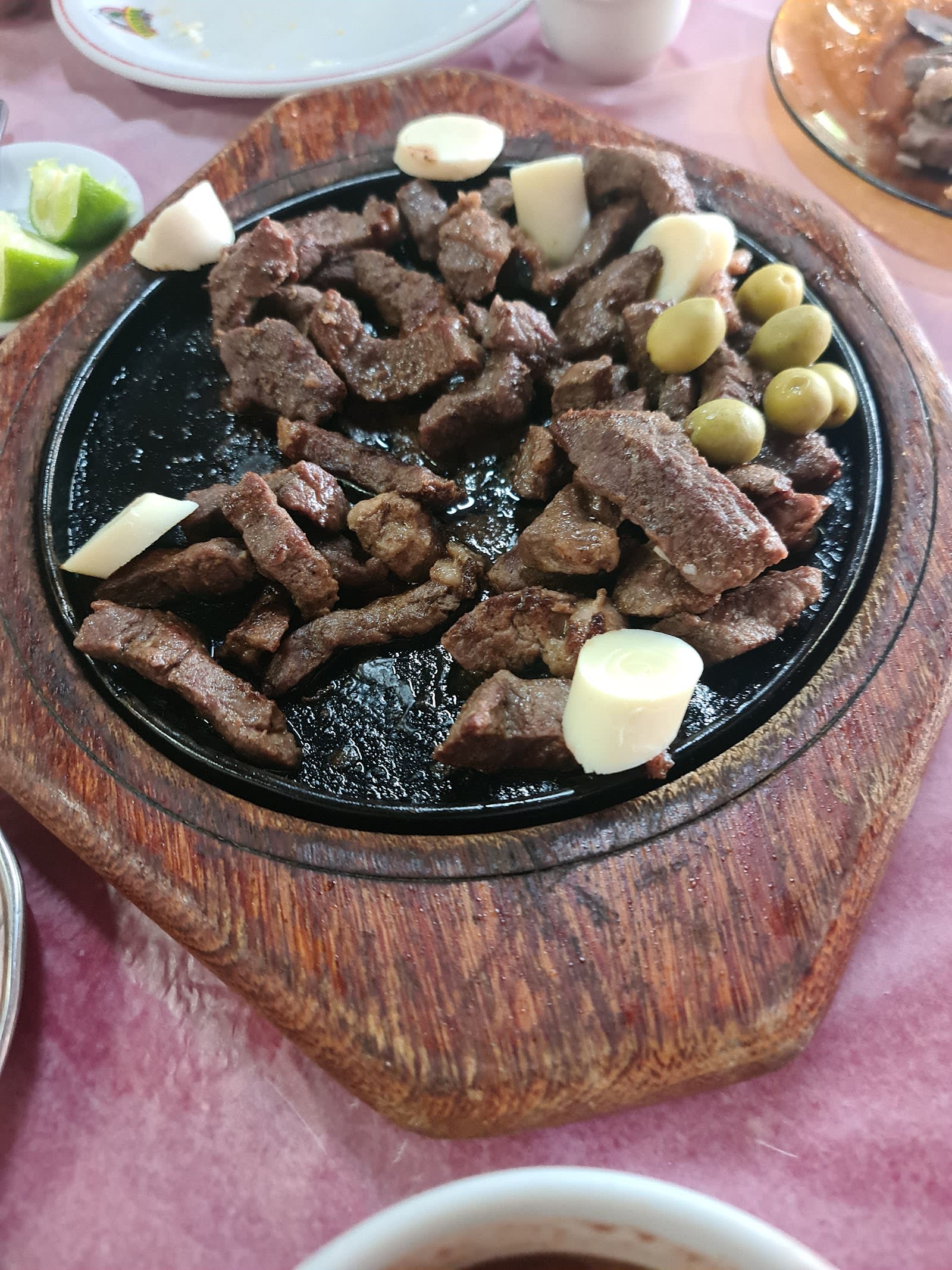 Refeição completa no Restaurante Cascudão, à beira da BR-356, em Itaperuna (RJ)