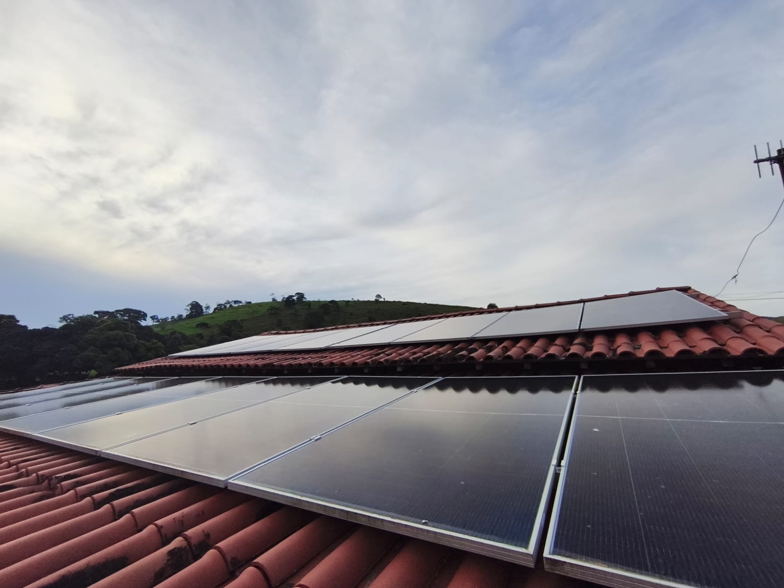 Trabalho de energia solar da Agisol Energia Solar em Vitória da Conquista - BA