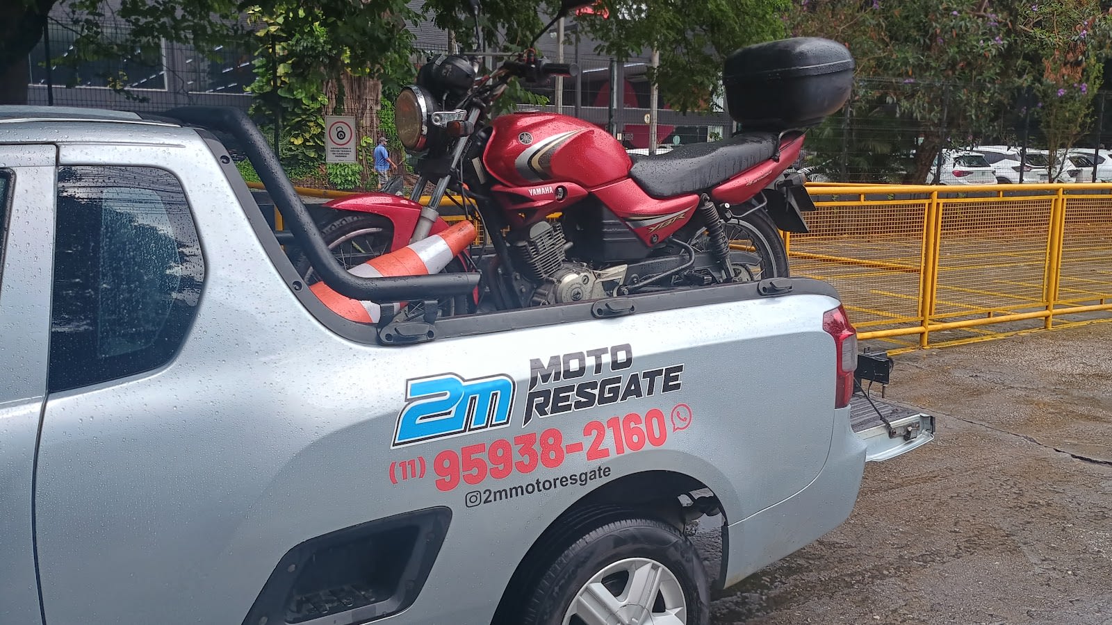 Serviço de resgate de moto da 2M Moto Resgate na região do Parque Santo Antônio, São Paulo