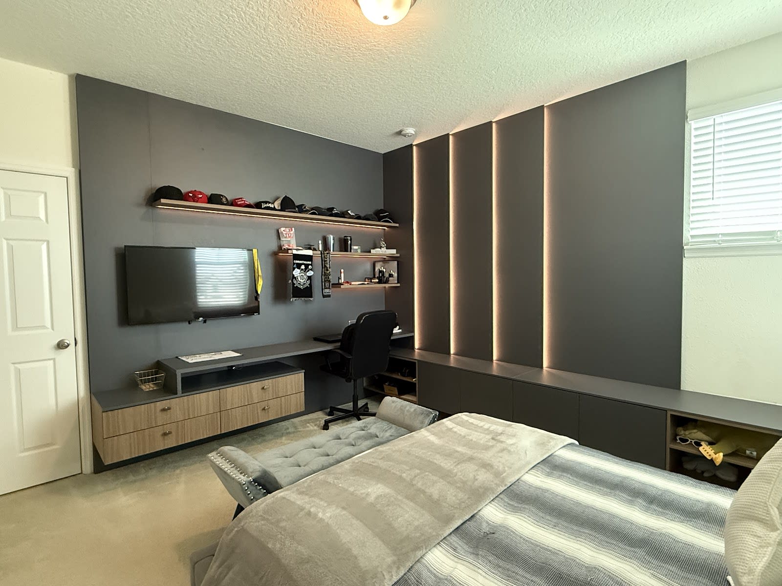 Simonetto Orlando furniture showroom interior