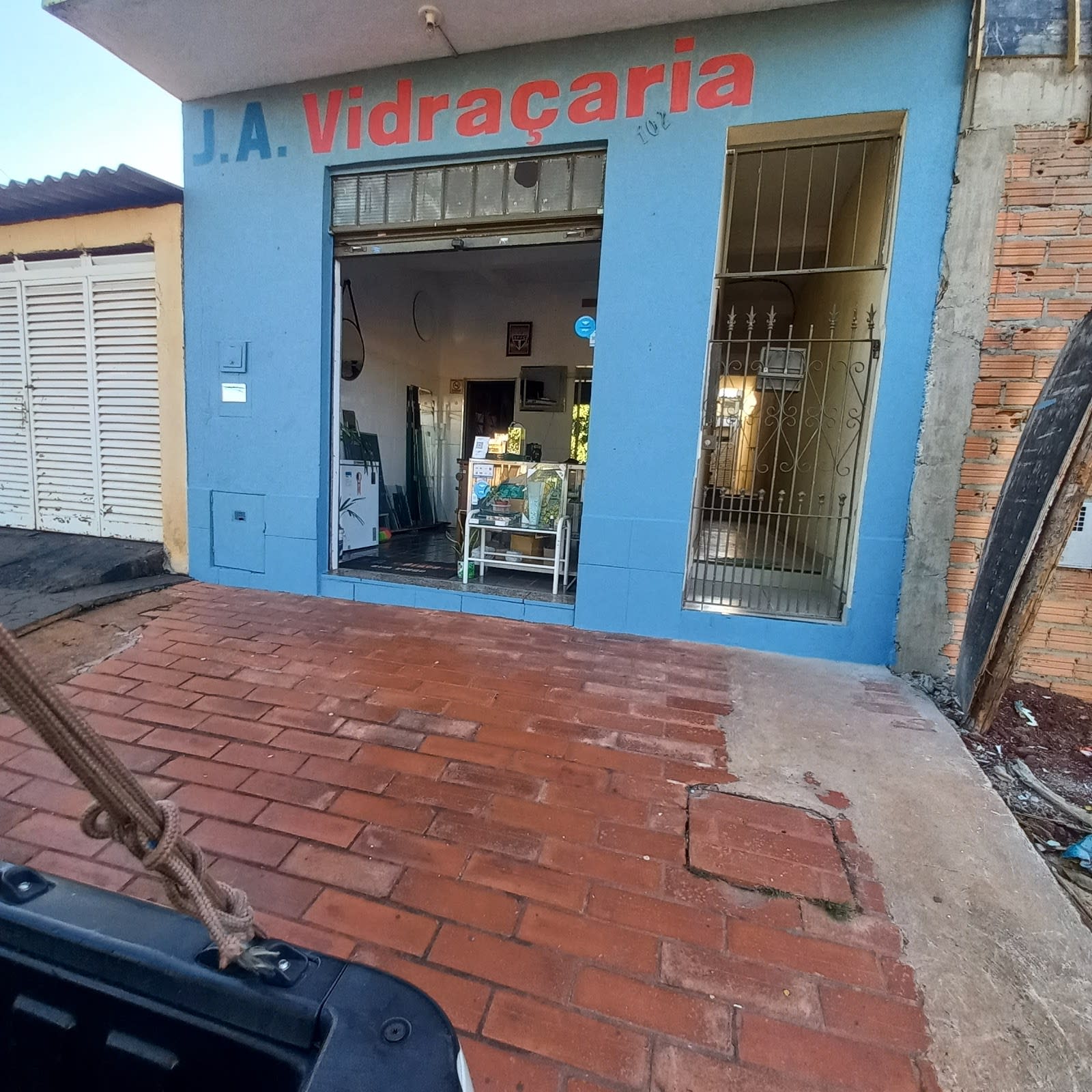 Serviço em vidro finalizado pela J.A Vidraçaria, em Ribeirão Preto - SP