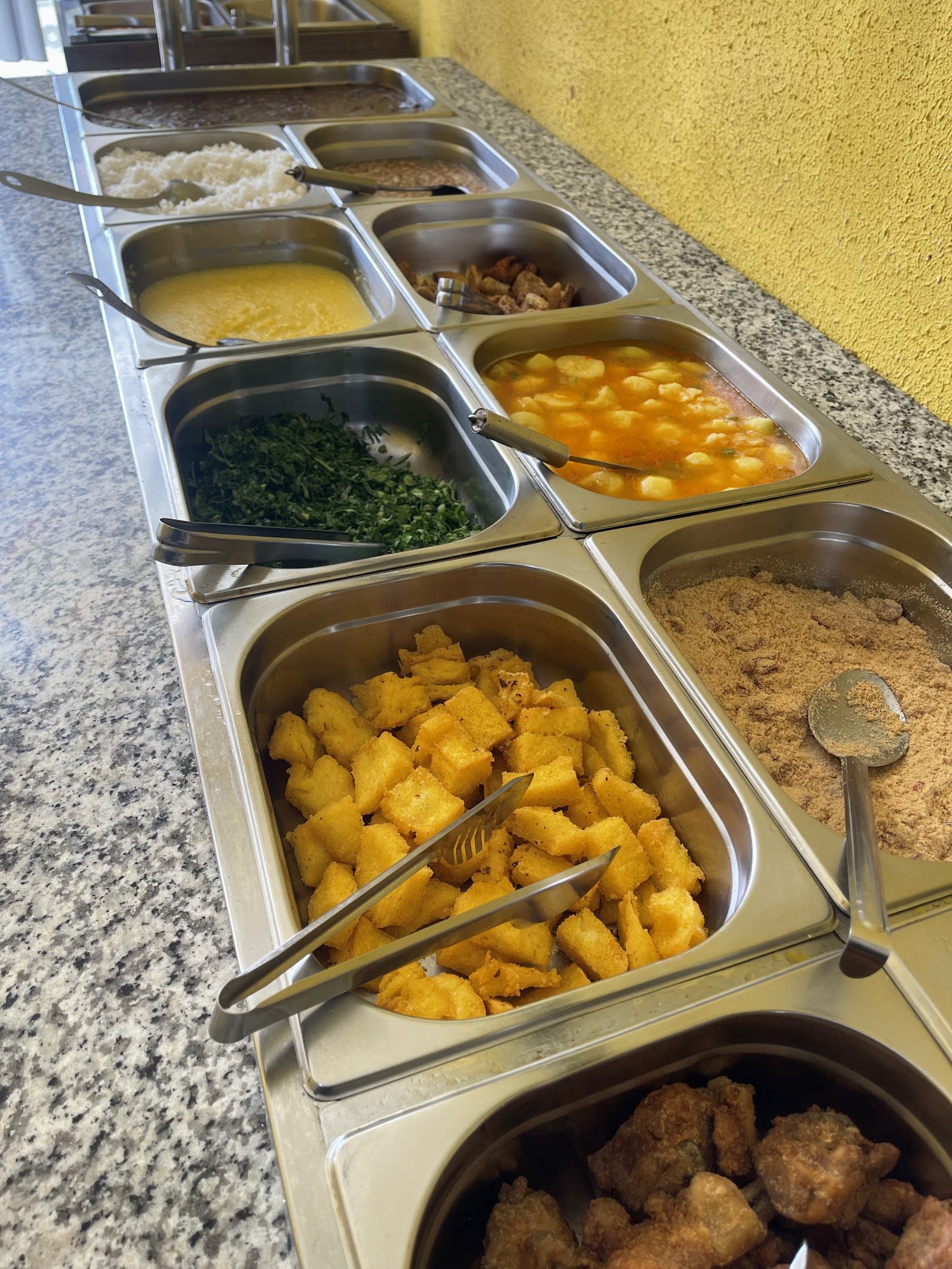 Prato de buffet do Restaurante Nova Canaã em Guarapuava