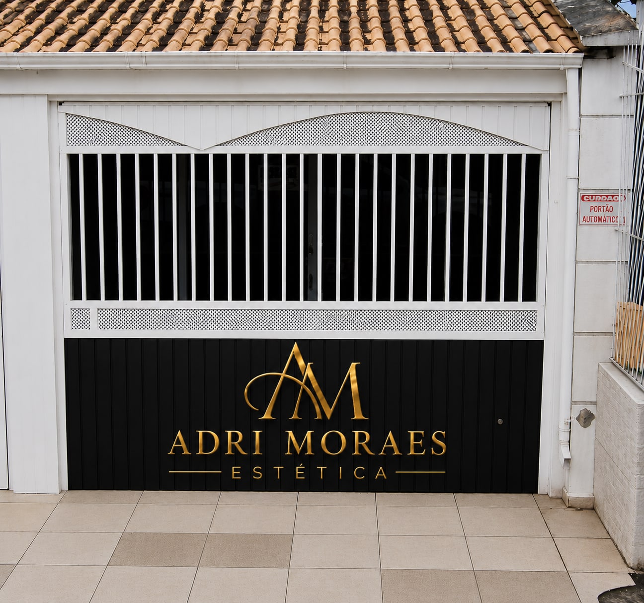 Detalhe do cuidado facial realizado na Adri Moraes Estética, em São José - SC