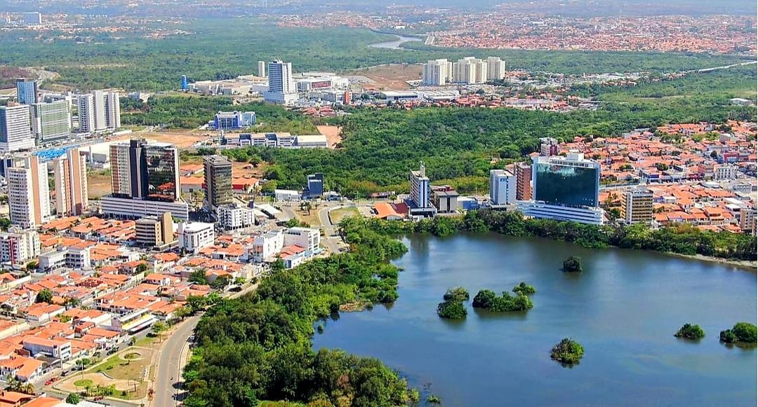 Vista ampla de São Luís, Maranhão, em fotografia real do lugar