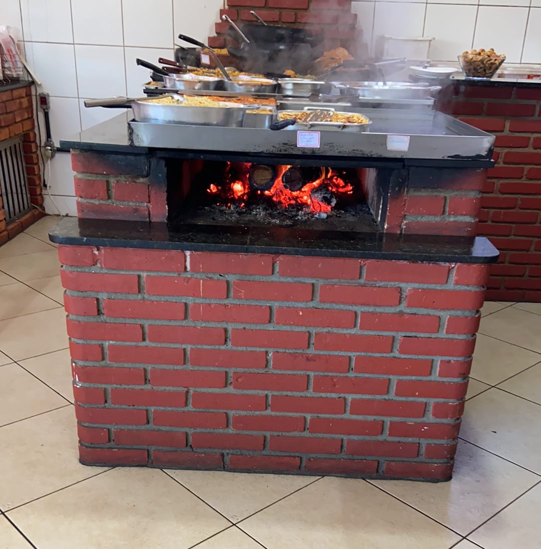 Um instante na Conta de energia, cafeteria na Zona Norte de São Paulo