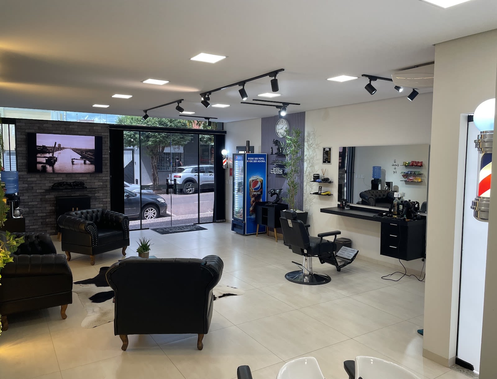 Corte masculino na Brother's Barbearia, Bariri SP