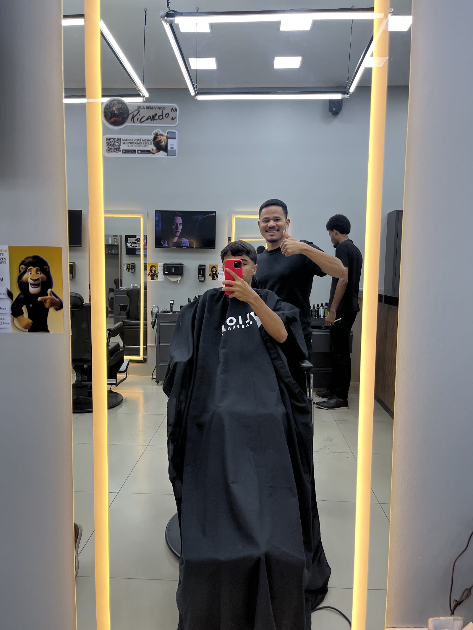 Espelhos e decoração premium da Lion Barbearia em Gurupi-TO