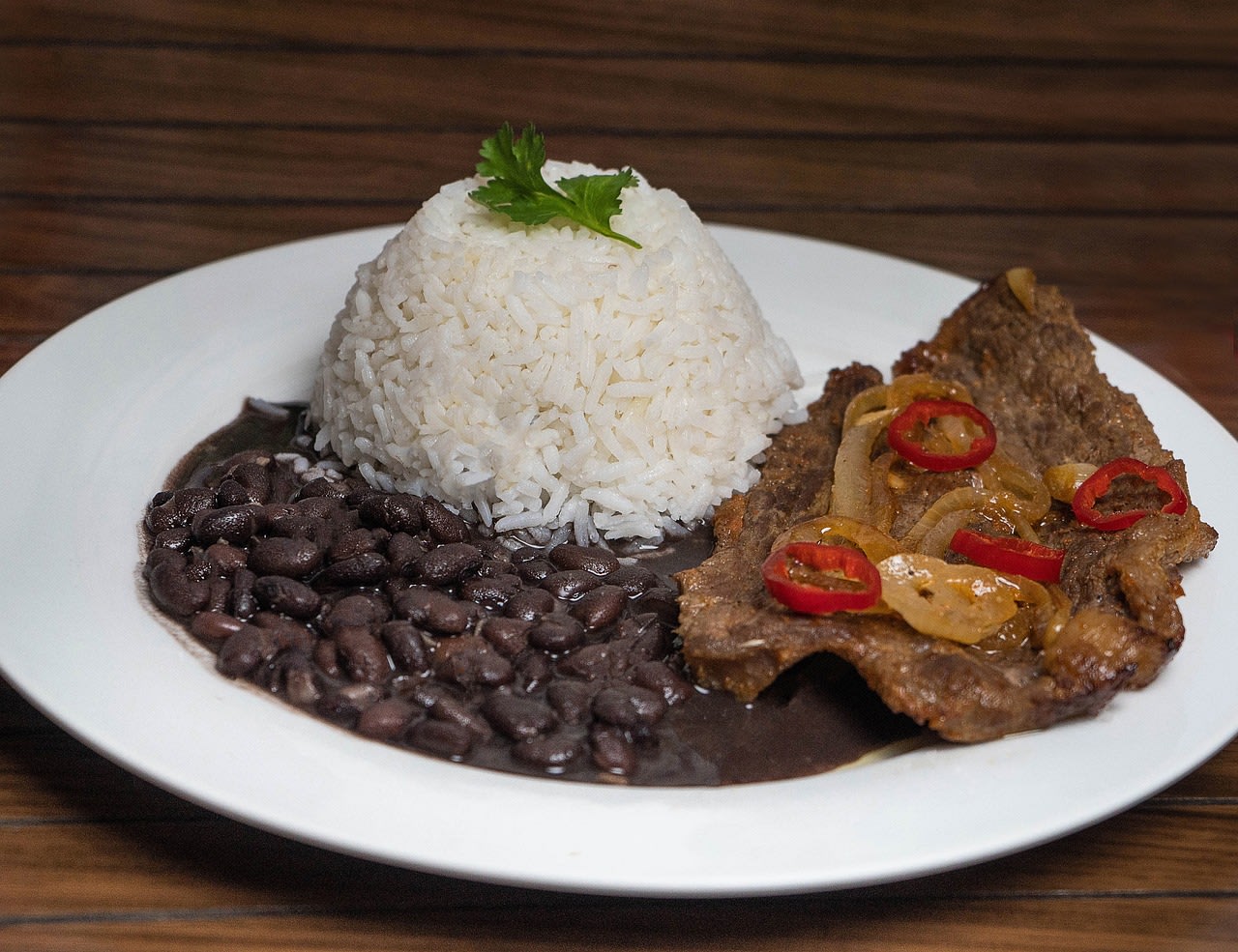 Prato servido pelo Comida Caseira Delivery em São Paulo, com comida caseira brasileira
