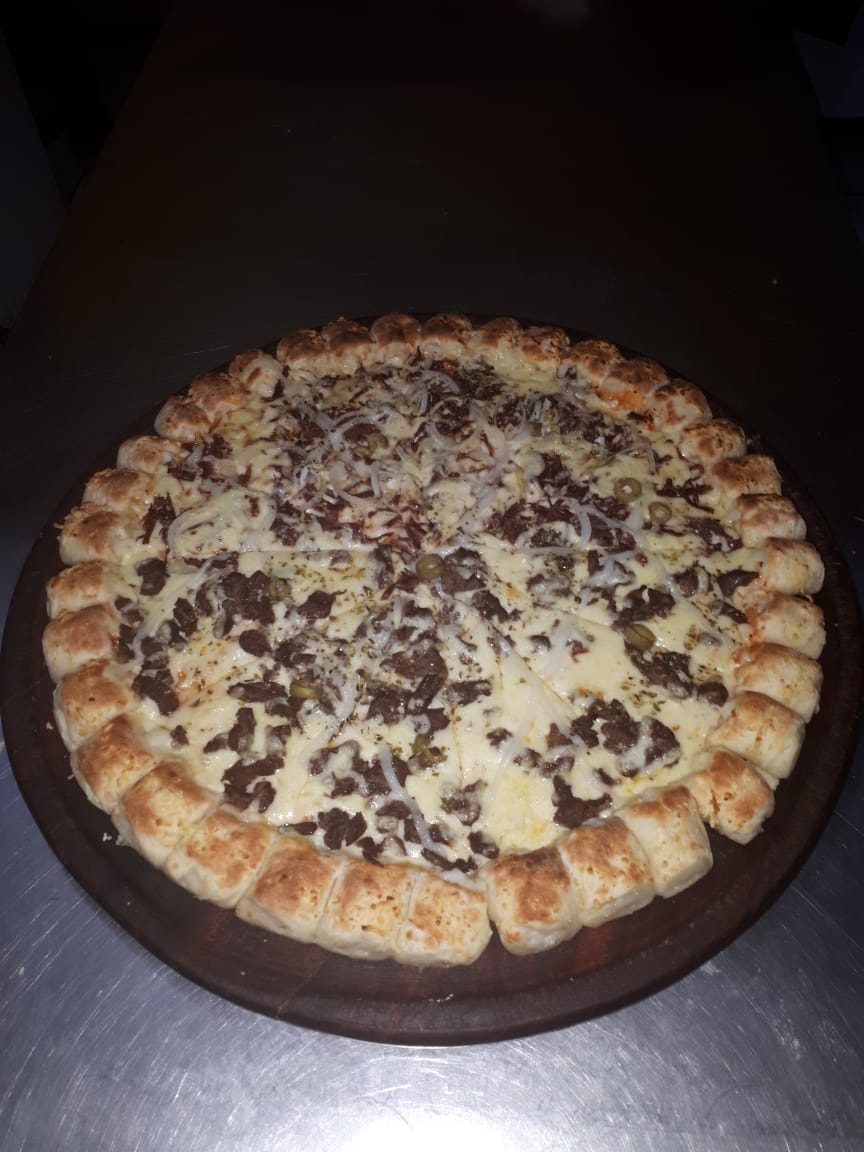 Pizza servida na La Pizza, pizzaria em Ananindeua (PA)