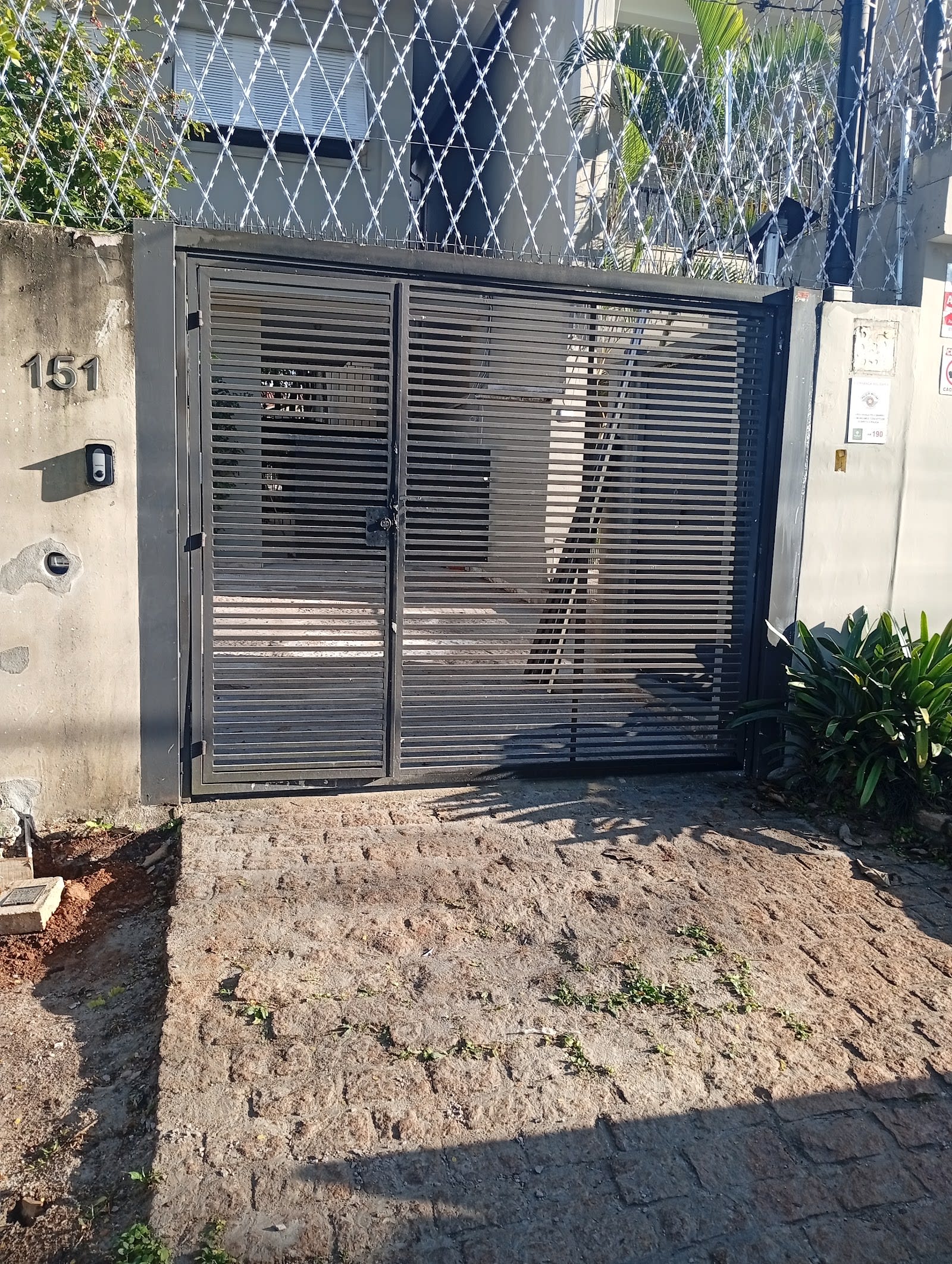 Manutenção e reparo de portão automático pela T.W.N Serralheria, em São Paulo