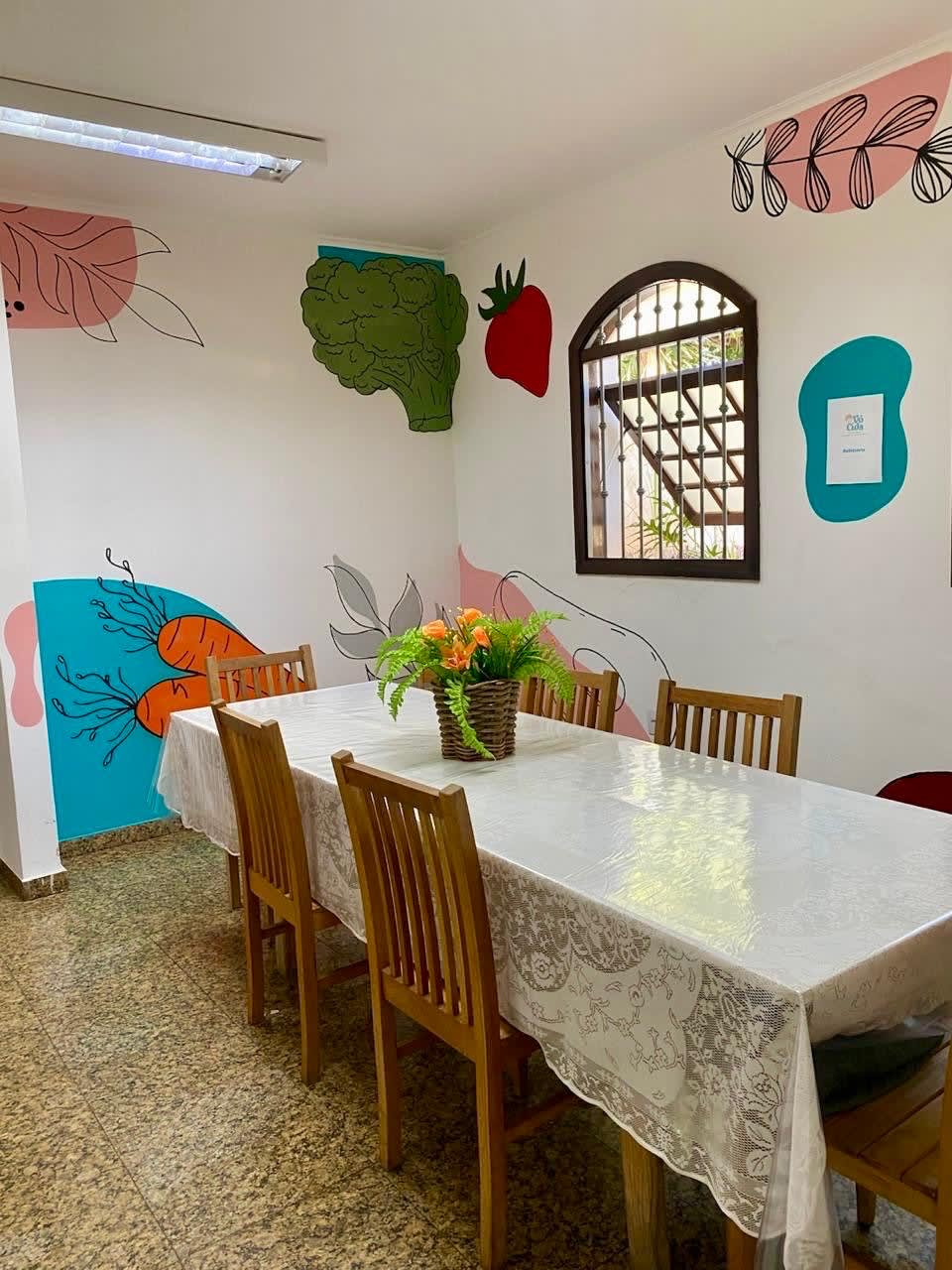 Área interna do Vó Cida Residencial Geriátrico, no Higienópolis, Bauru