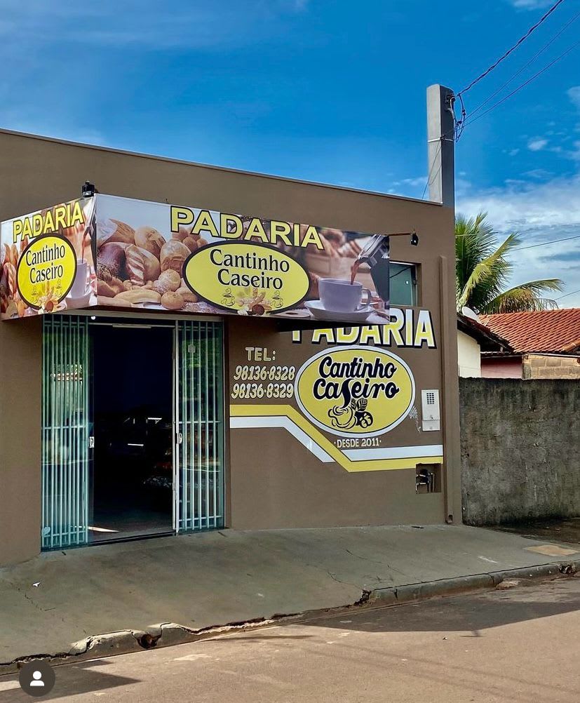 Produtos assados do dia na Padaria Cantinho Caseiro, em Patrocínio Paulista