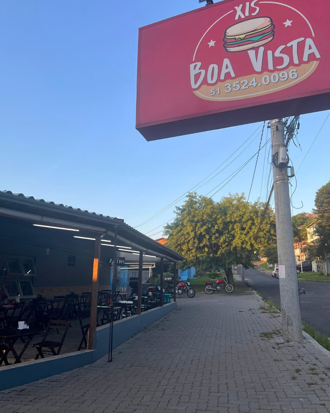 Lanche servido no Xis Boa Vista, em Novo Hamburgo (RS)