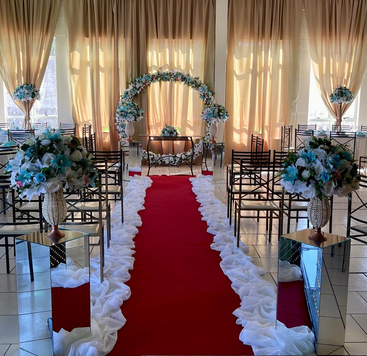 Salão do Max Eventos montado para uma festa de casamento em Curitiba
