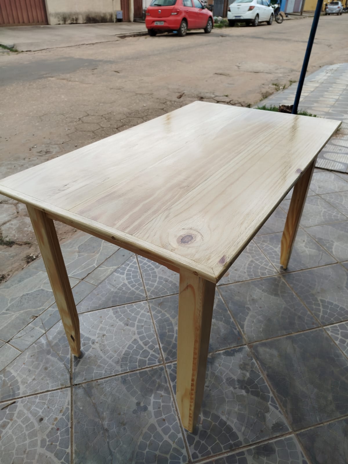 Detalhe de acabamento em madeira de peça produzida pela Gil Art Madeira, em Imperatriz (MA)