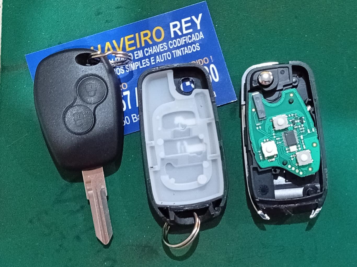 Balcão de atendimento da Chaveiro Rey & Carimbo, no Jardim Santa Emília, Campo Grande - MS