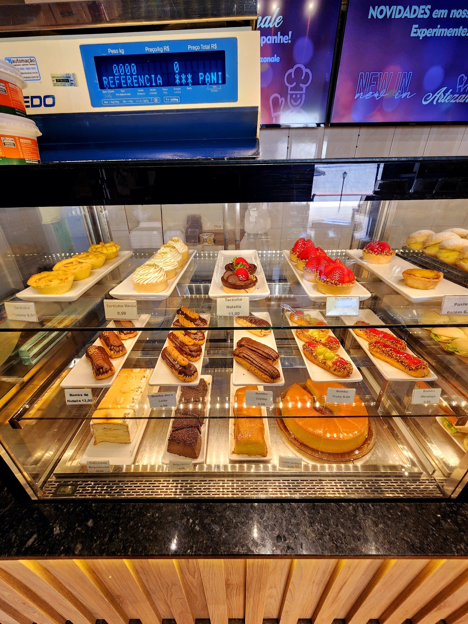 Vitrine de produtos da Artezanale em Jaú