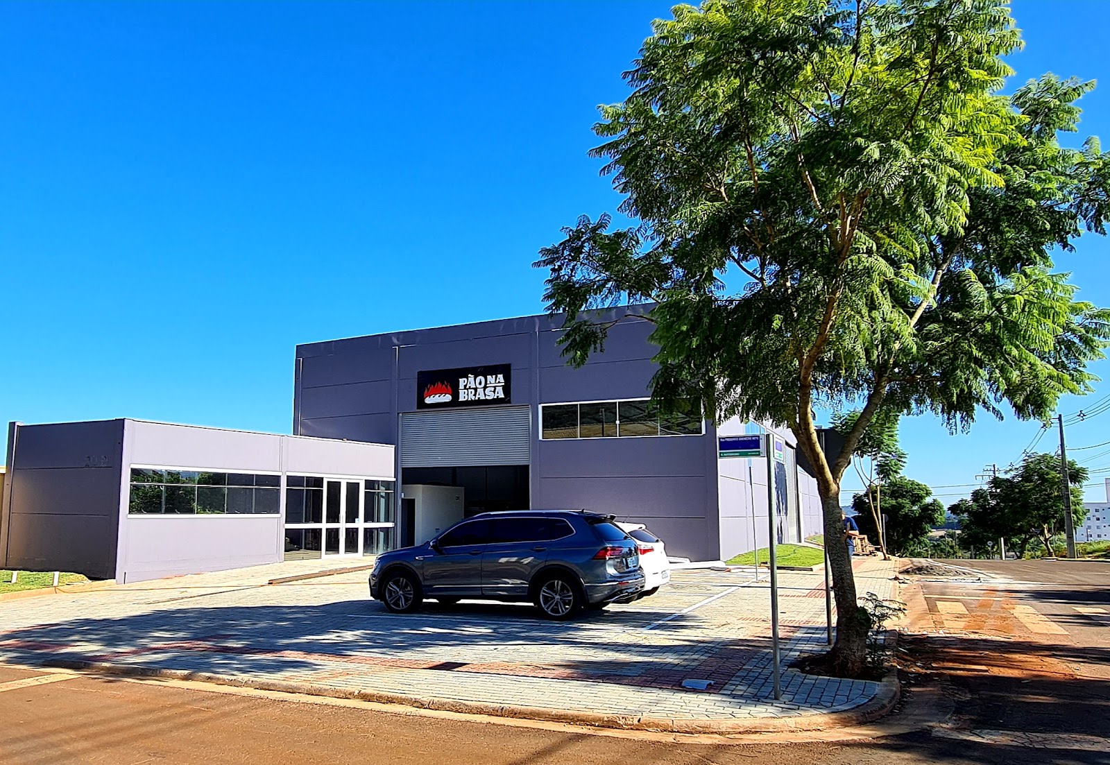 Ambiente de trabalho da Pão na Brasa, fábrica de pães em Chapecó (SC)