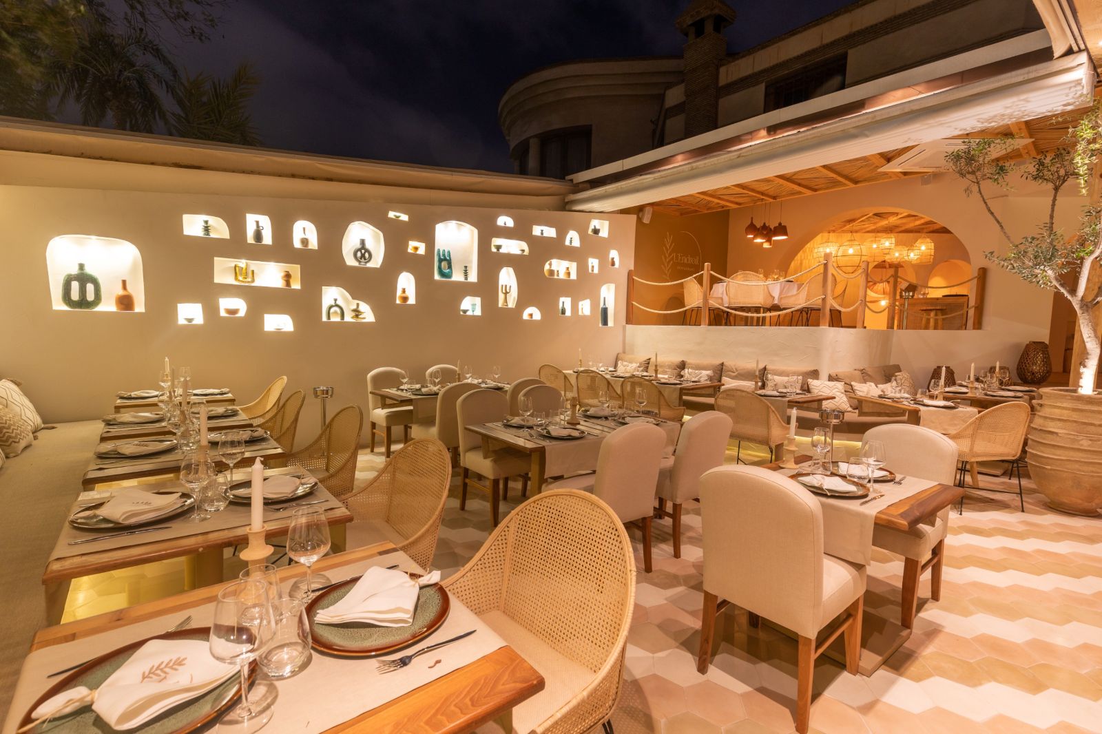 Vue panoramique du restaurant L'Endroit - Ambiance élégante
