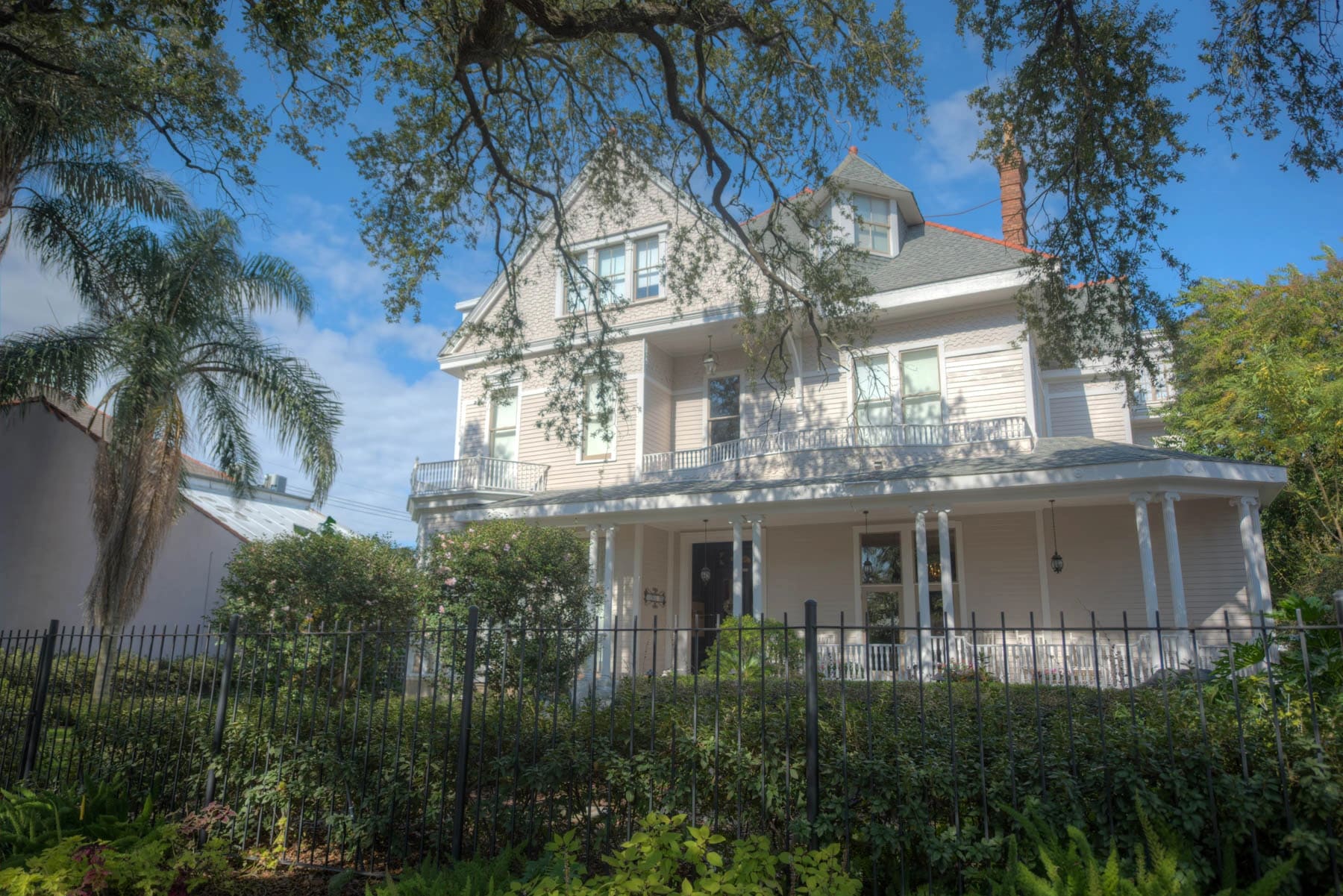 The Avenue Inn Bed & Breakfast