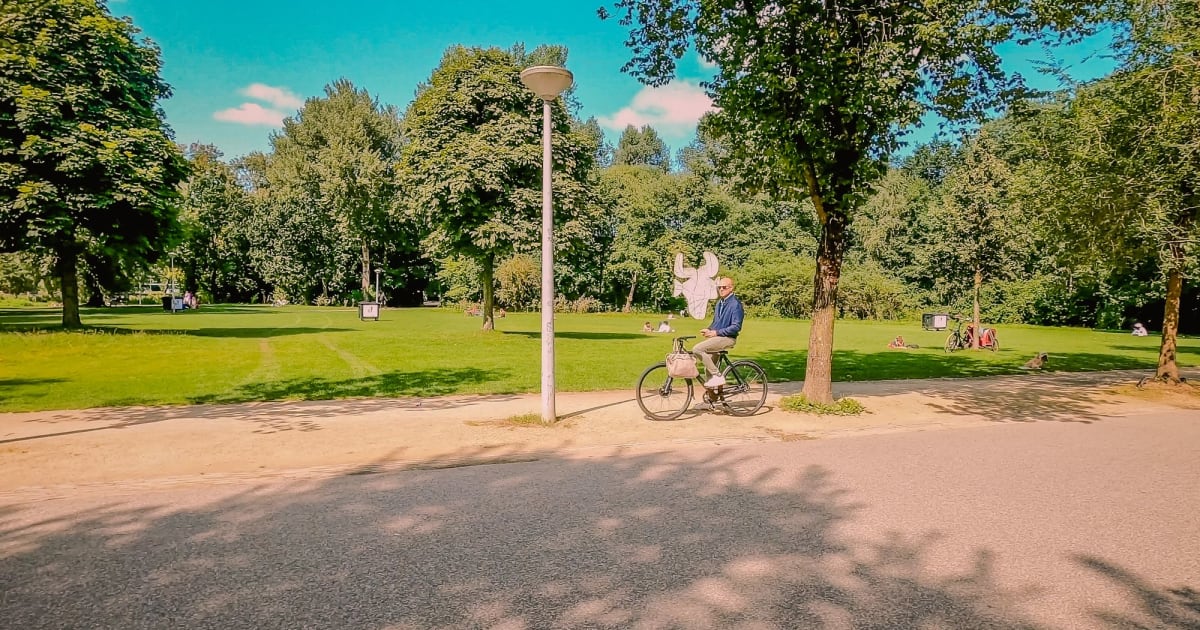 Amsterdam Food Guide: Where Locals Actually Eat (120+ Spots Mapped)