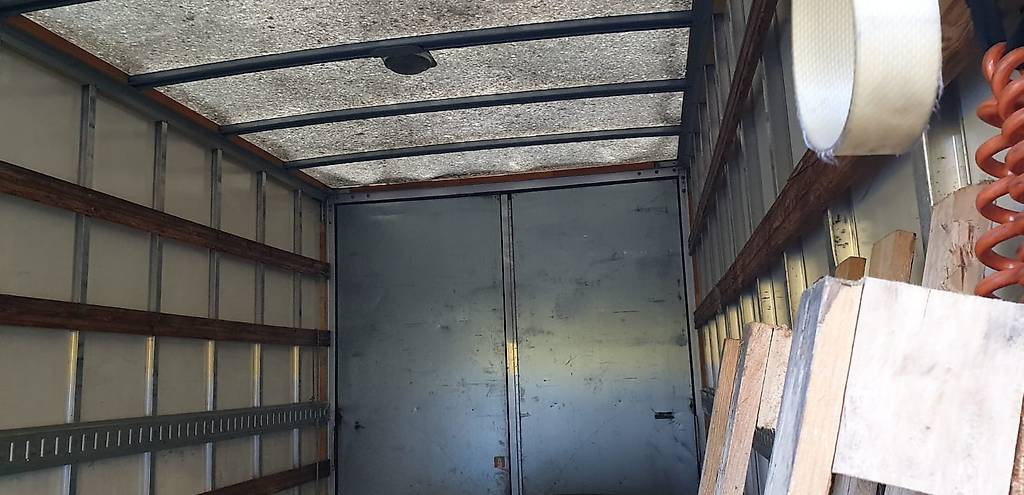Noleggio rimorchio con piattaforma elevatrice