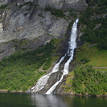 Geirangerfjord: Stunning Norwegian Fjord with Majestic Beauty