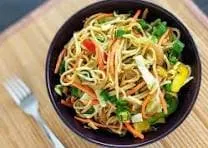 VEG HAKKA NOODLES HALF