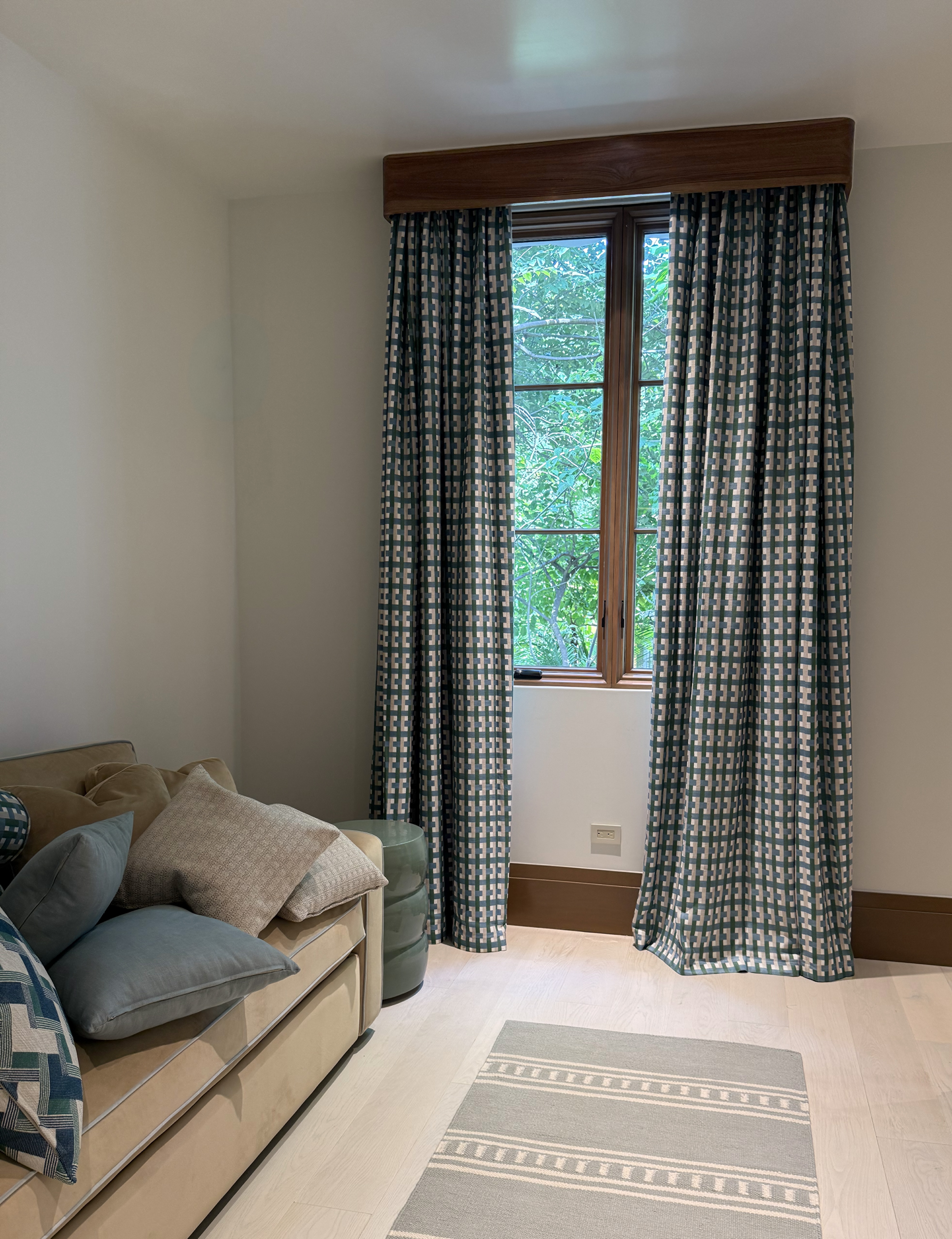 Valances and cornices