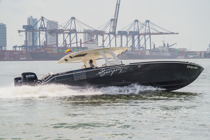 Lancha Barzan's en Cartagena, hasta 18 personas, sale del Muelle de los Pegasos