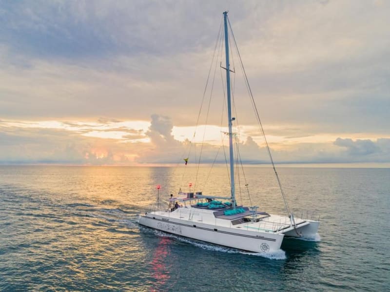 Catamarán Maxicat 63ft en Cartagena, hasta 80 personas, sale del Club Náutico / Bodeguita