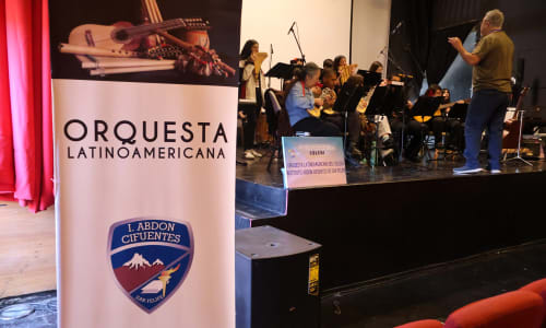 Fotografía de Orquesta Latinoamericana del Instituto Abdón Cifuentes