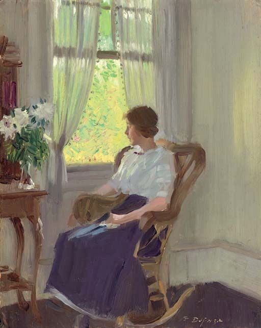 Mulher em oração e leitura bíblica