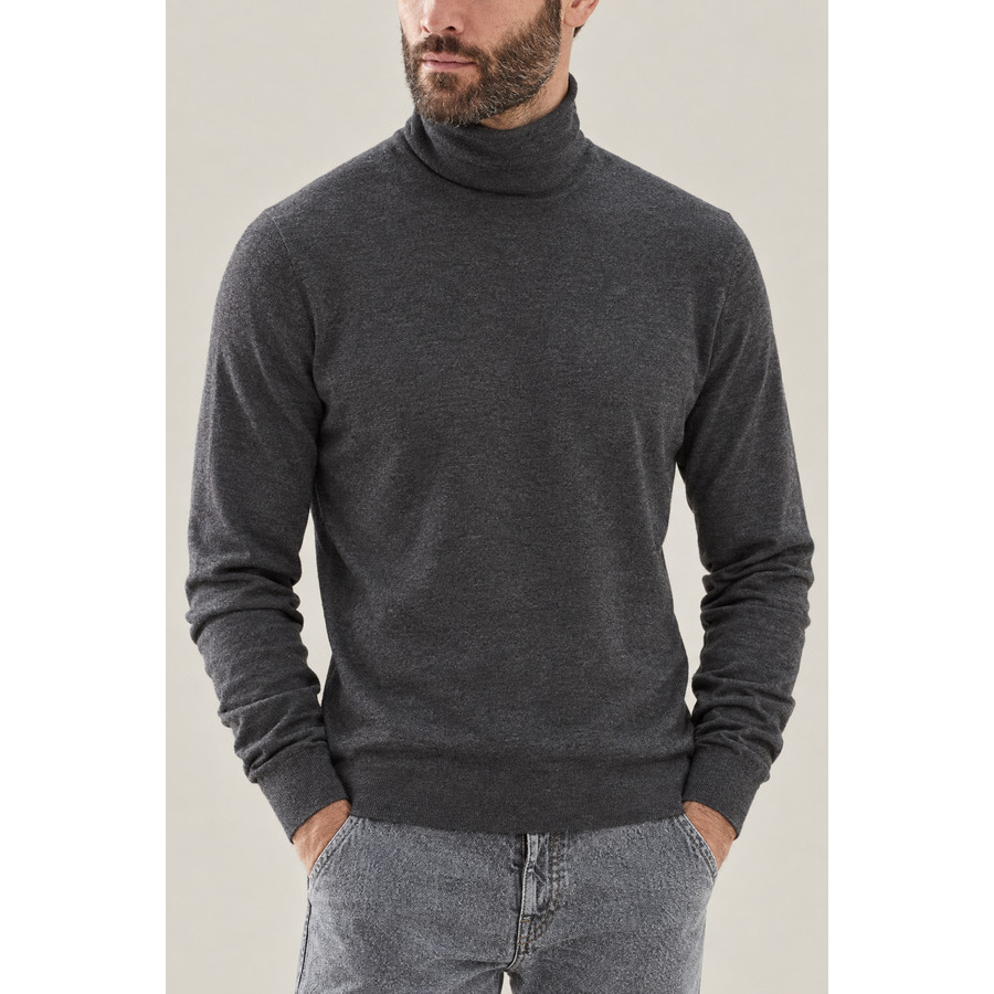 Brunello Cucinelli Wool and Silk Blend Turtleneck Sweater