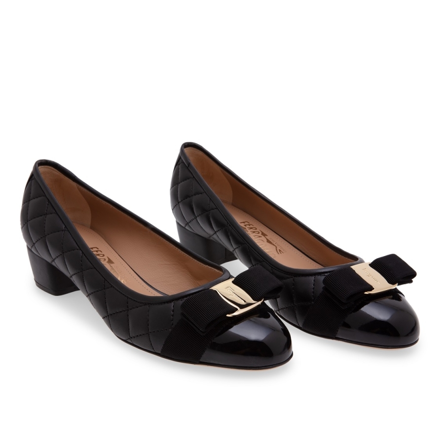 Salvatore Ferragamo Quilted Vara Bow Pumps In Black