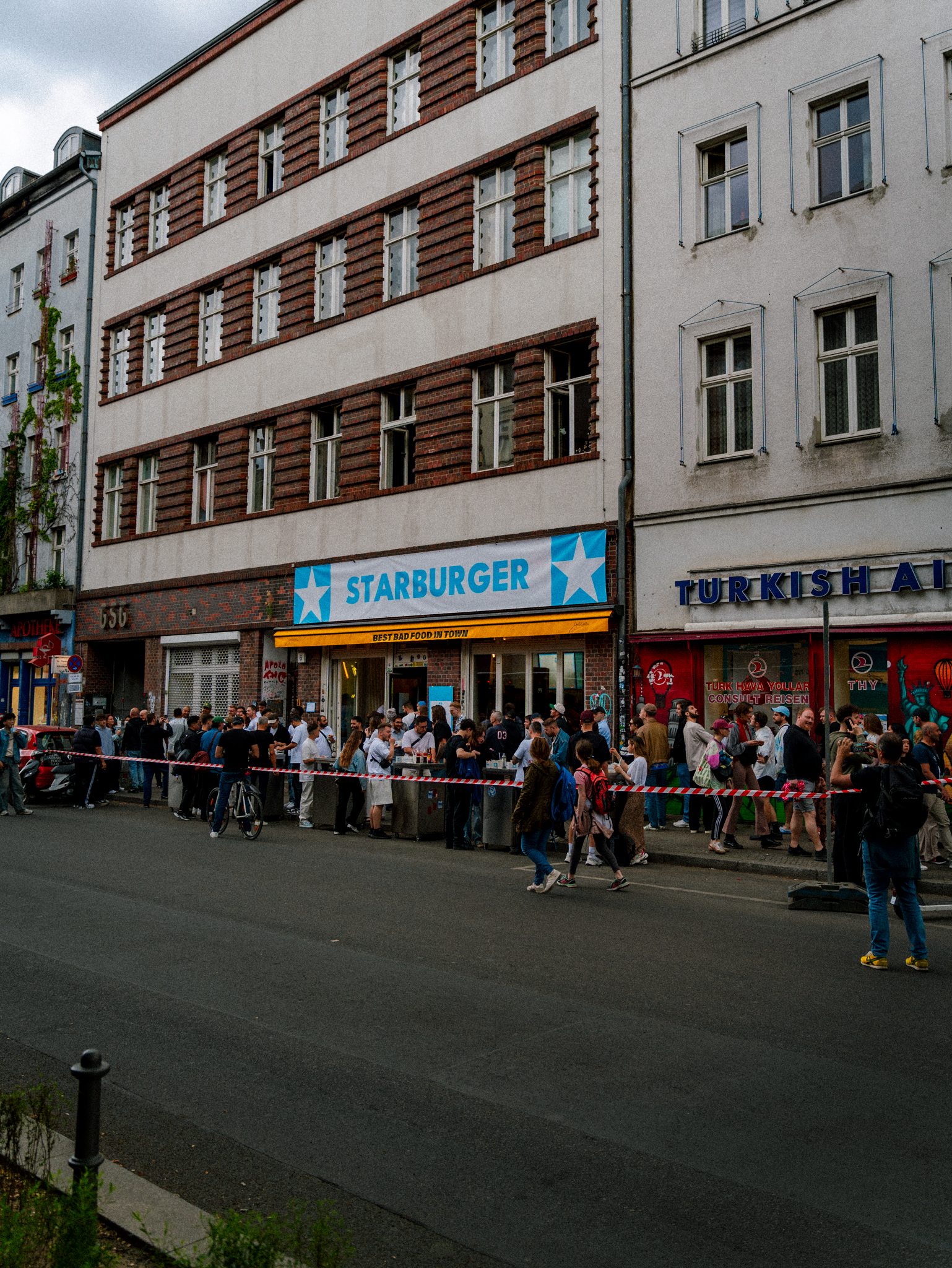 Starburger - Lukas Pop-Up Store