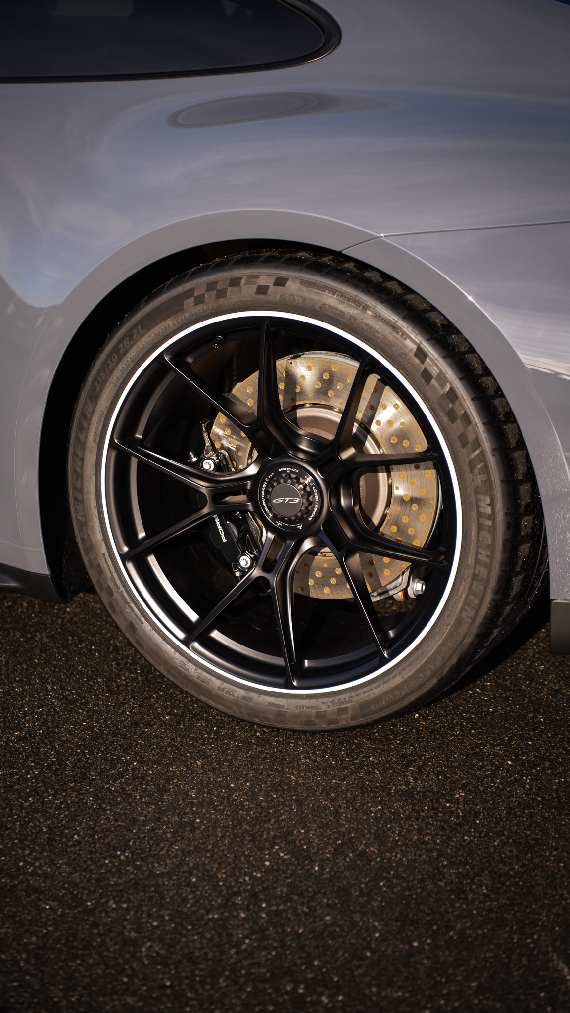 Porsche GT3 />
              </div>
              <div class=