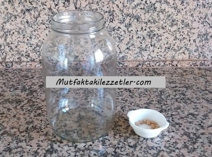 Kornişon turşu yapımı,cam kavanoz ve nohutlar