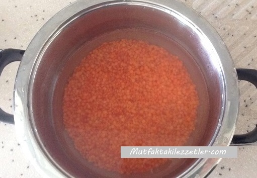 Kırmızı mercimek köftesi
