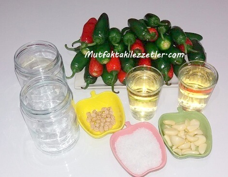 Jalapeno biber turşusu malzemeleri