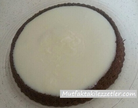 Tart kalıbında muhallebili kek tarifi