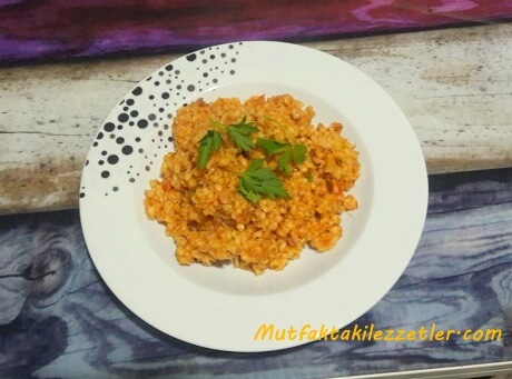 Domatesli bulgur pilavı tarifi