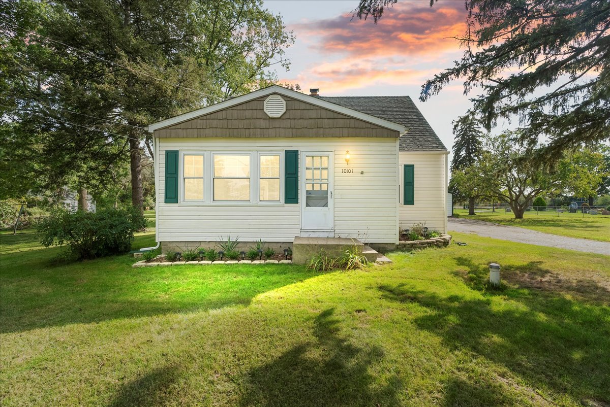 10101 Carpenter Rd, Flushing MI