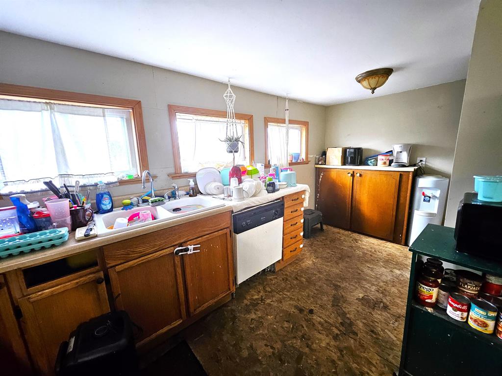 Kitchen at 218 S Cherry St Flushing MI