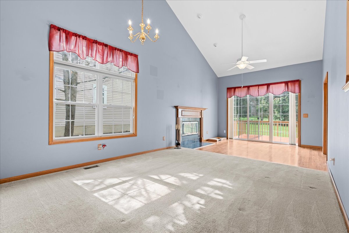 Living area at 3168 Mackenzie Drive Howell MI