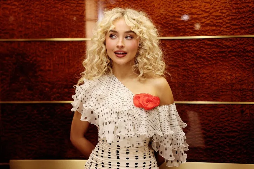Sabrina Carpenter performing on Saturday Night Live on October 18, 2025.