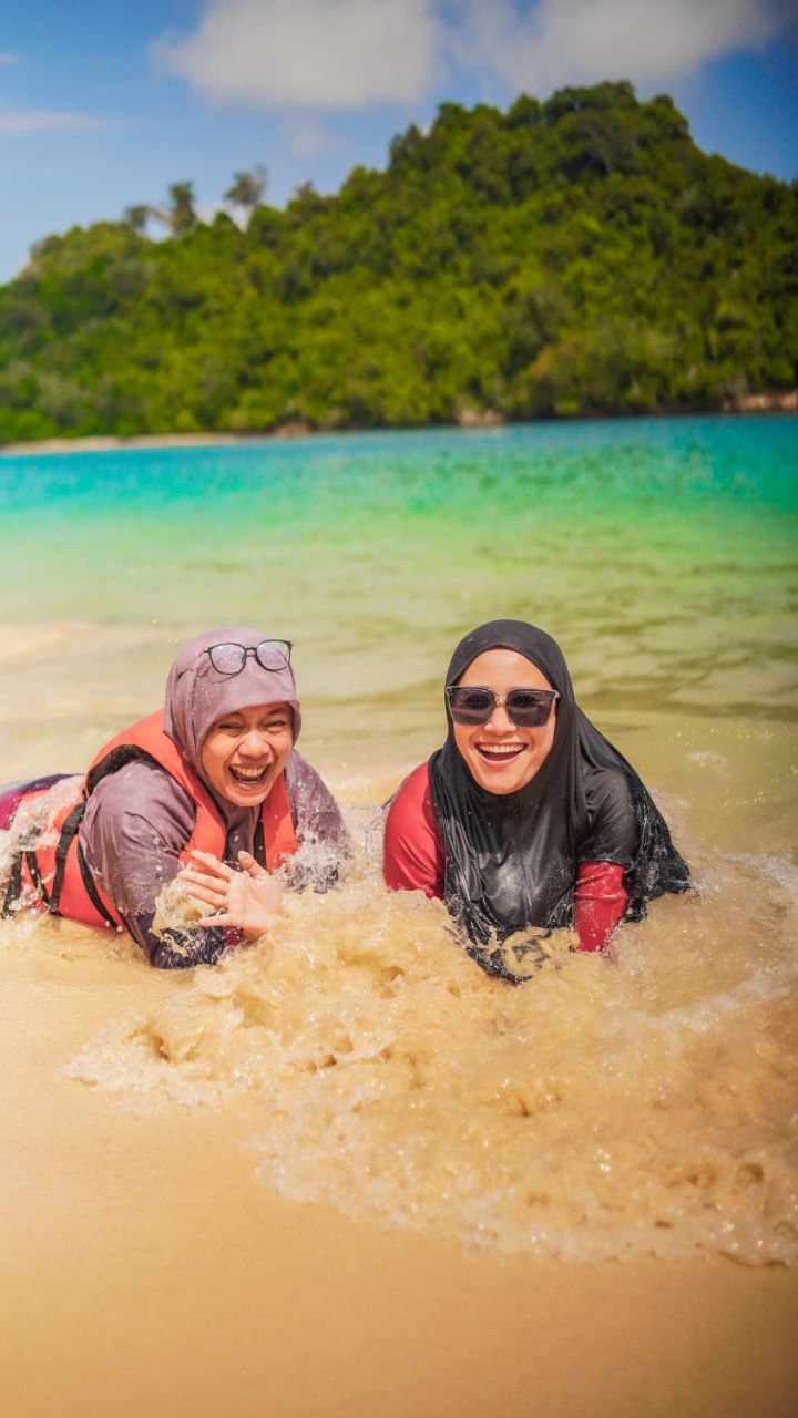 Snorkeling Pantai 3 Warna